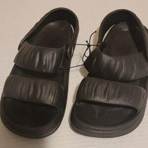 BRAND NEW Black Double Strap Sandals Girls Size 5/6